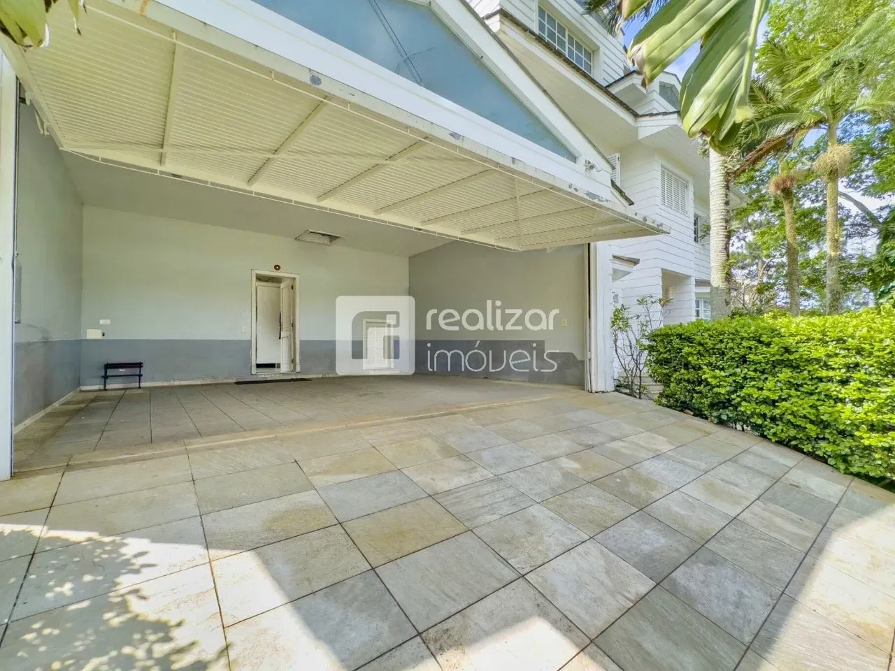 Casa de 5 dormitorios con balcón cerrado con vidrio — photo 12