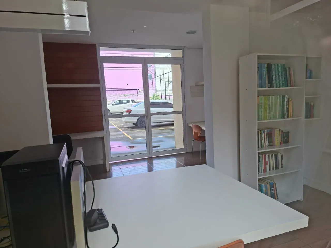 Apartamento sem mobília com 3 quartos e varanda — photo 12