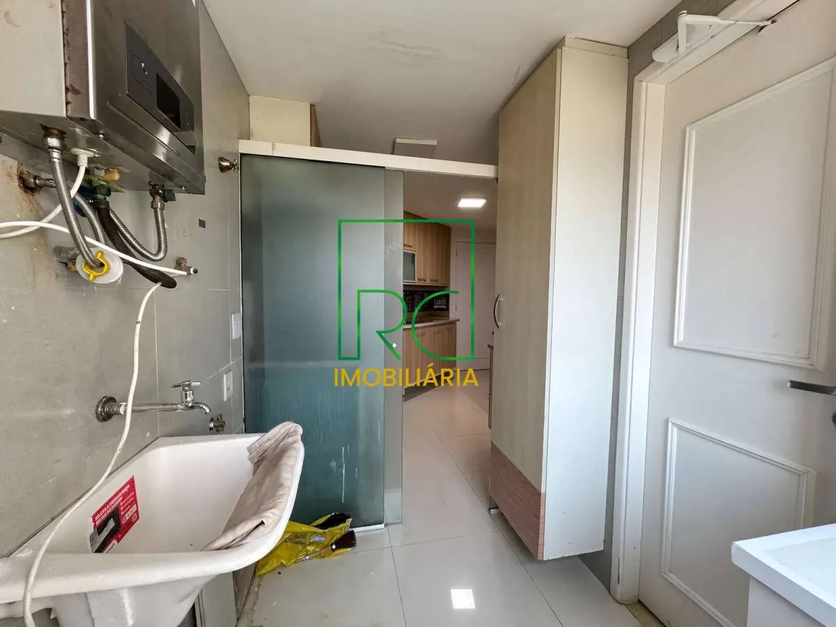 4 quartos e janelas do piso ao teto: apartamento de 174 m² — photo 47