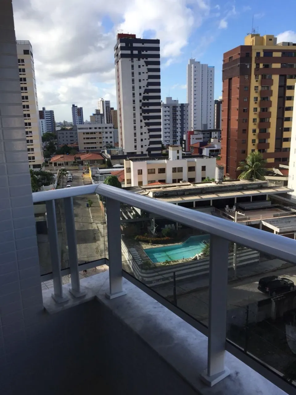 3-bedroom apartment in a building with a gym — photo 6