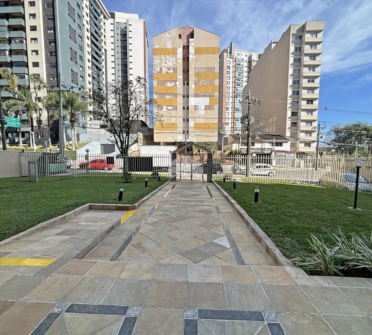 Park view in a 3-bedroom apartment, 177 m² — photo 12