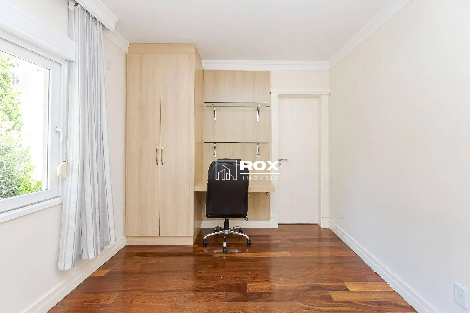 Unfurnished 598 m² house with 6 parking spaces — photo 42