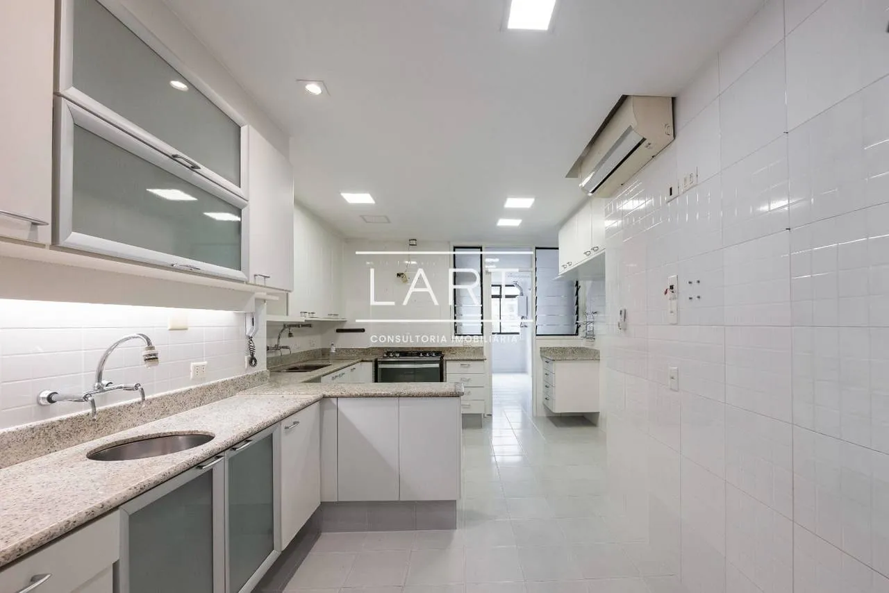 Apartamento de 3 dormitórios com home office e 310 m² — photo 24