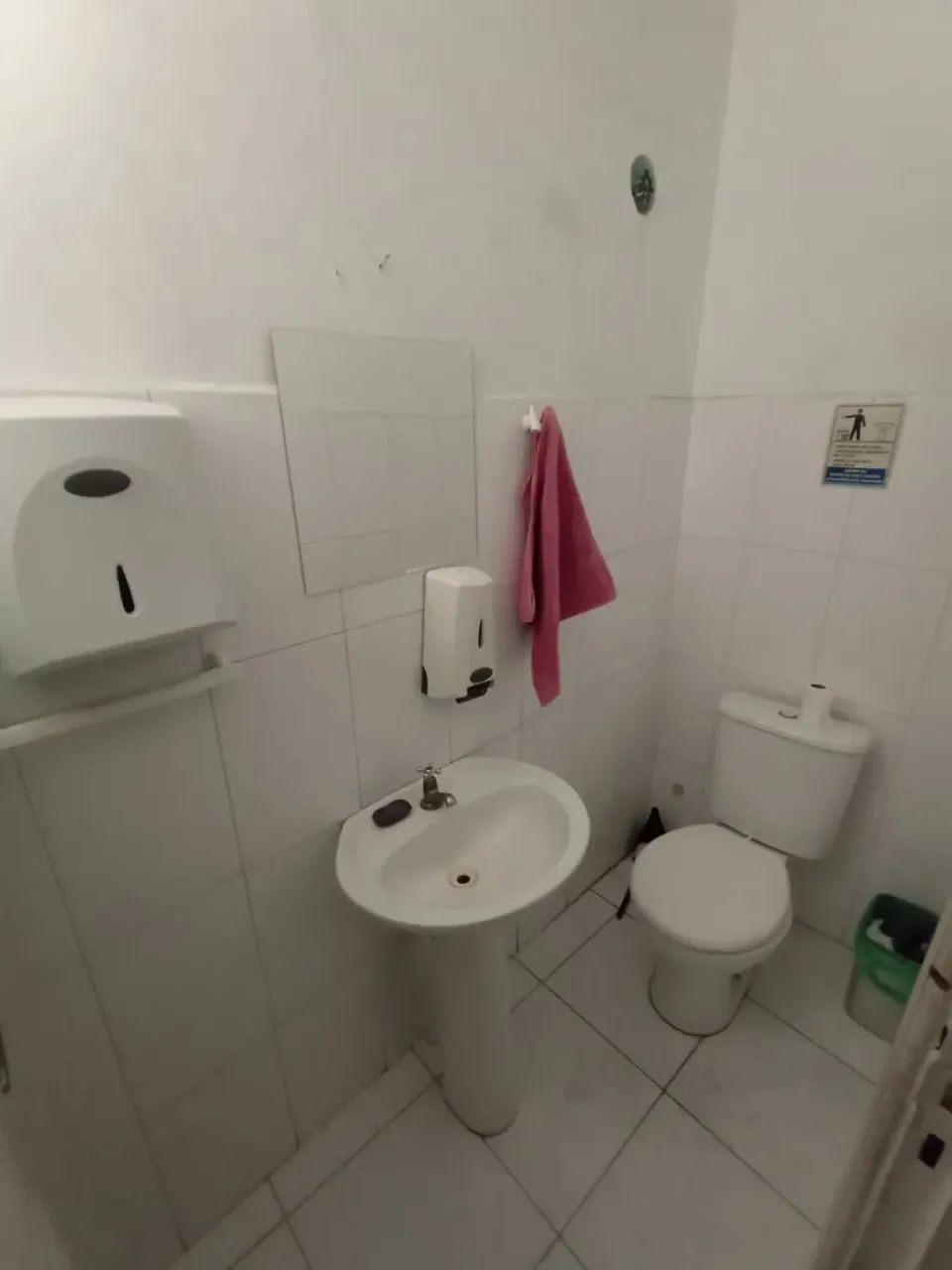 House with 4 bedrooms and an electric shower in bath — photo 4