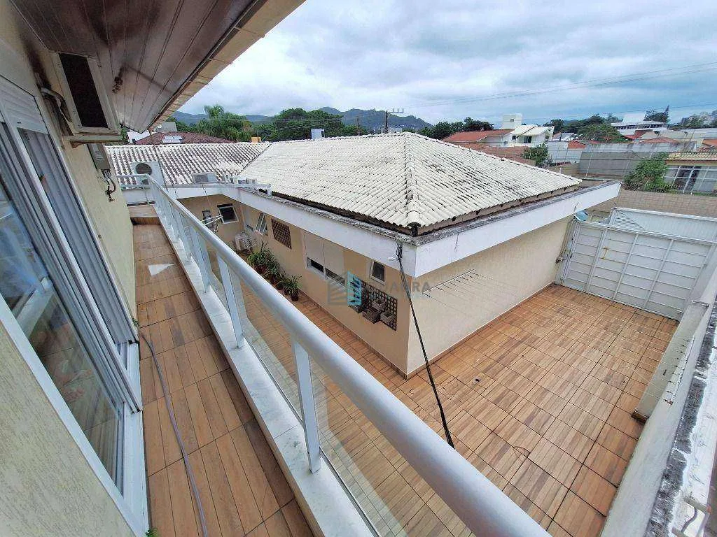 5-bedroom house with a private pool in Florianópolis — photo 17