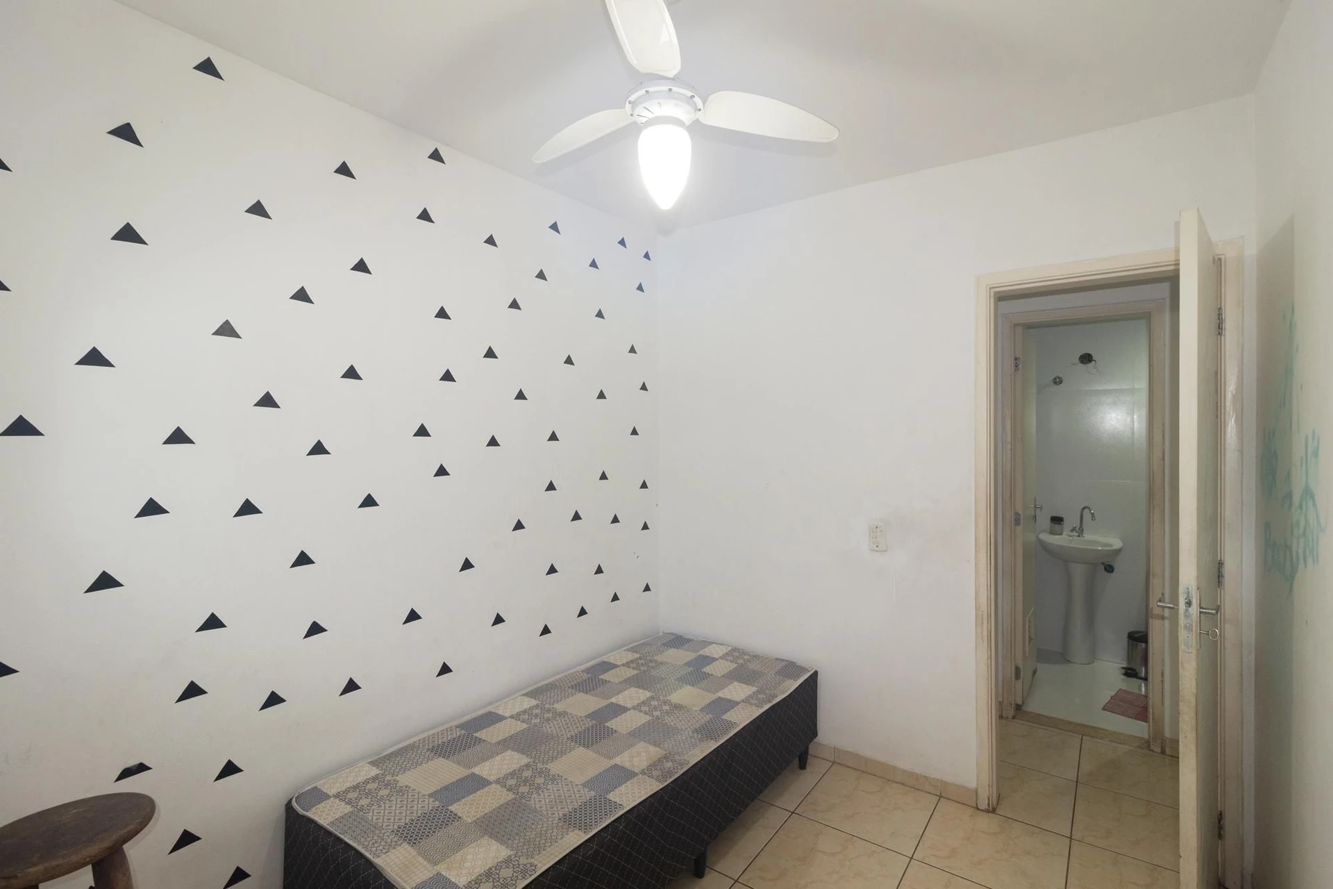 2-bedroom apartment with a washing machine — photo 30