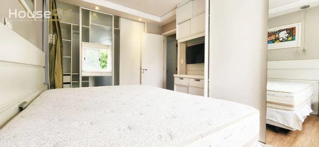 Furnished 4-bedroom apartment with a gas kitchen — photo 22