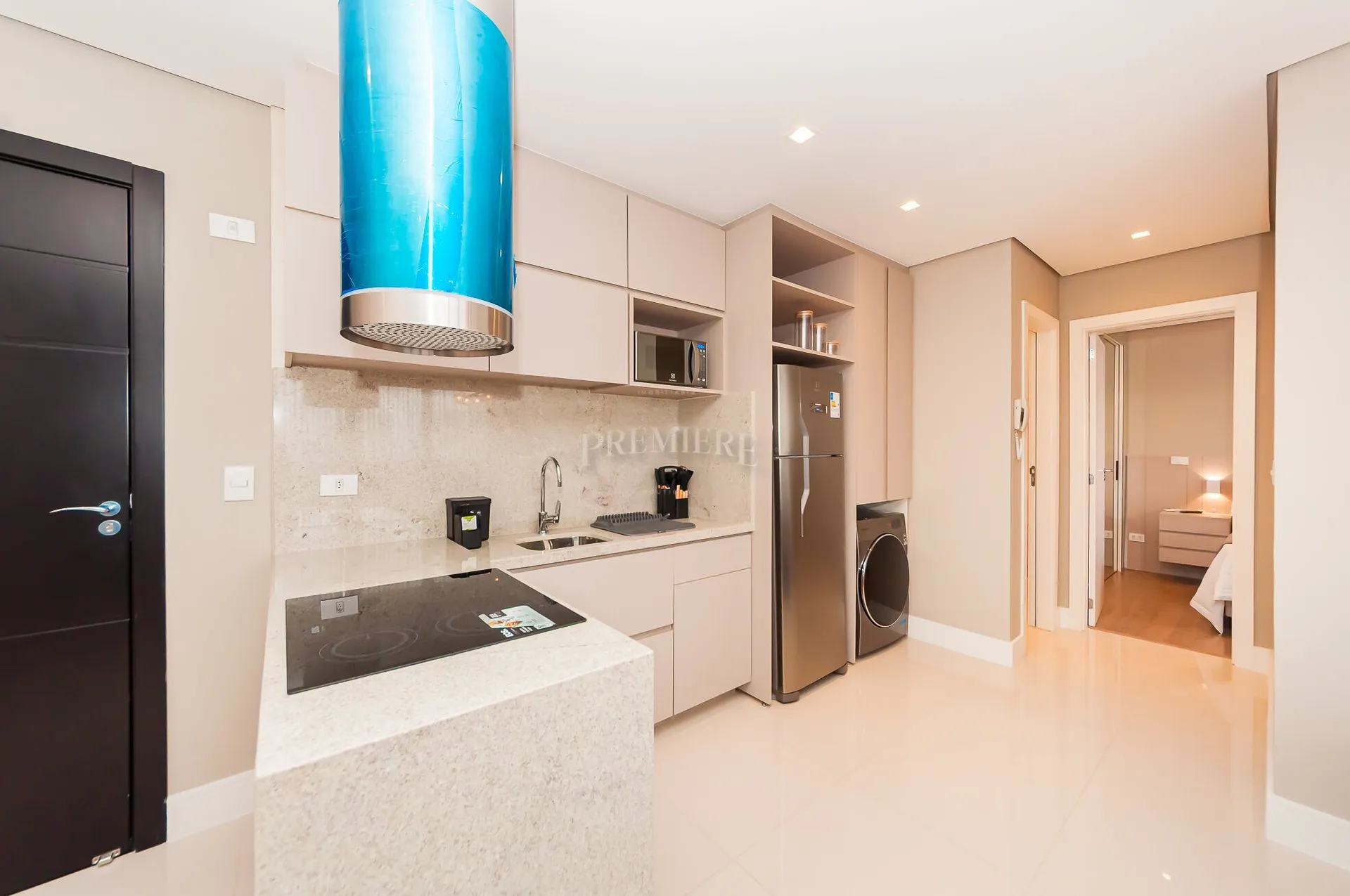Furnished 1-bedroom apartment with an open-plan kitchen — photo 7