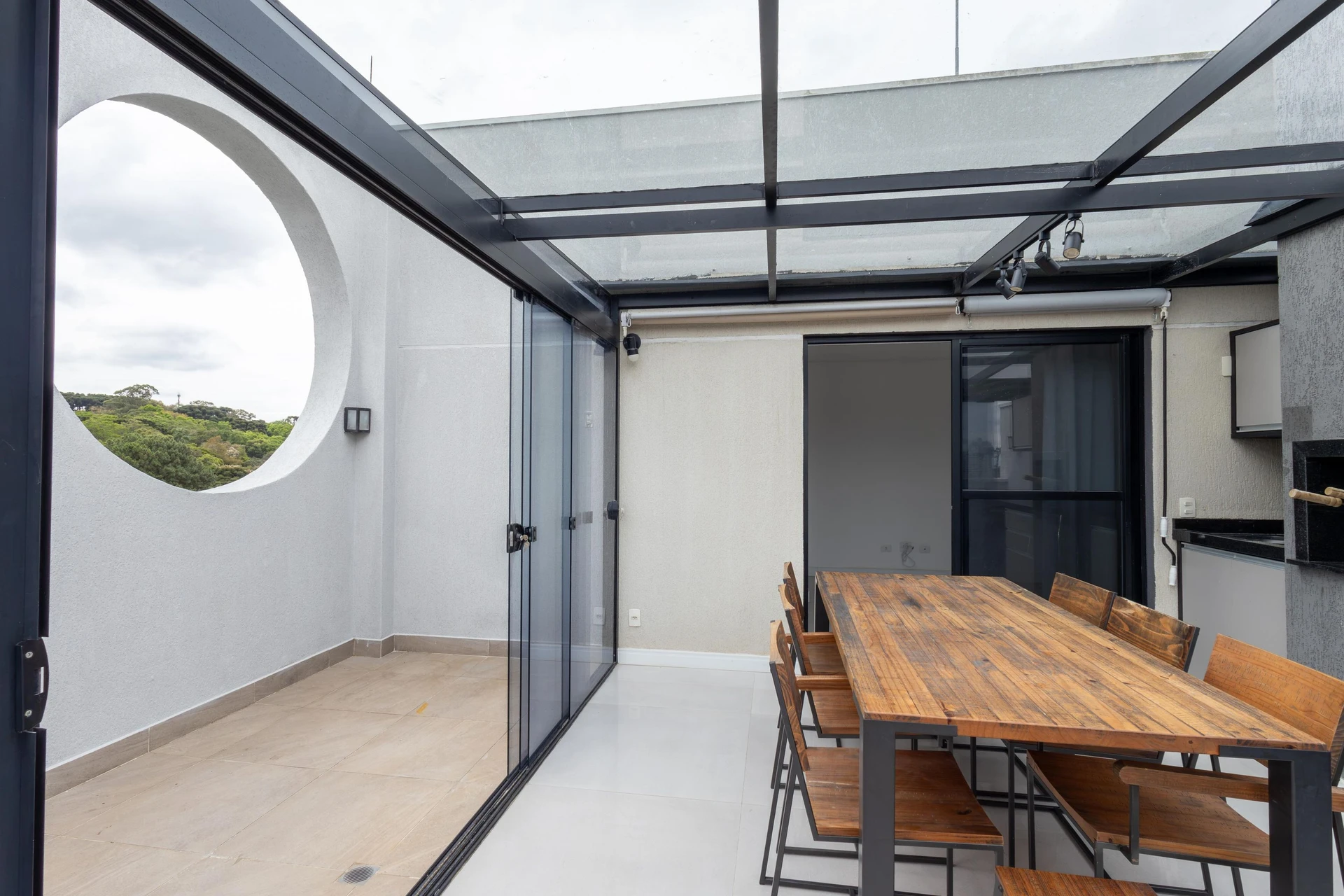 2-bedroom apartment with a glass-enclosed balcony — photo 72