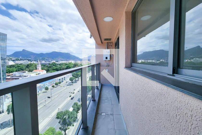 2-bedroom apartment in a building with a gym — photo 3