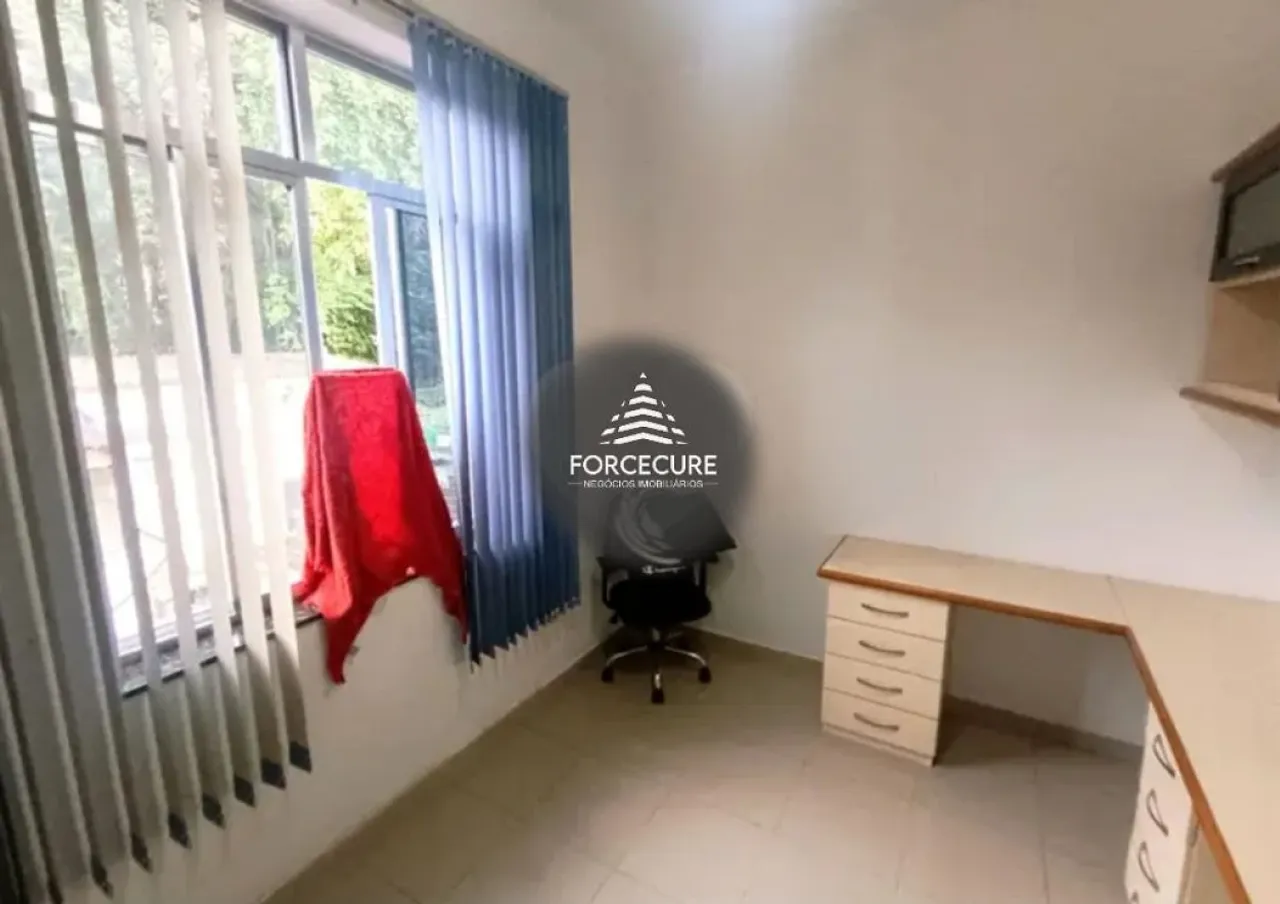 3-bedroom apartment with 3 bathrooms and tile floors — photo 5