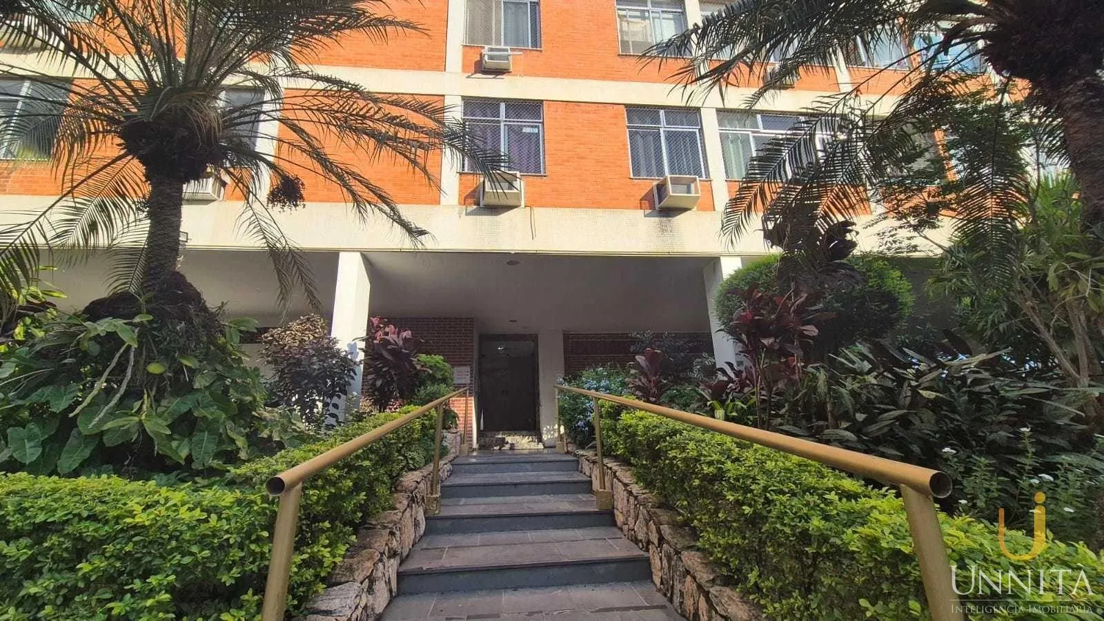 Mountain view in a 2-bedroom apartment, 62 m² — photo 14