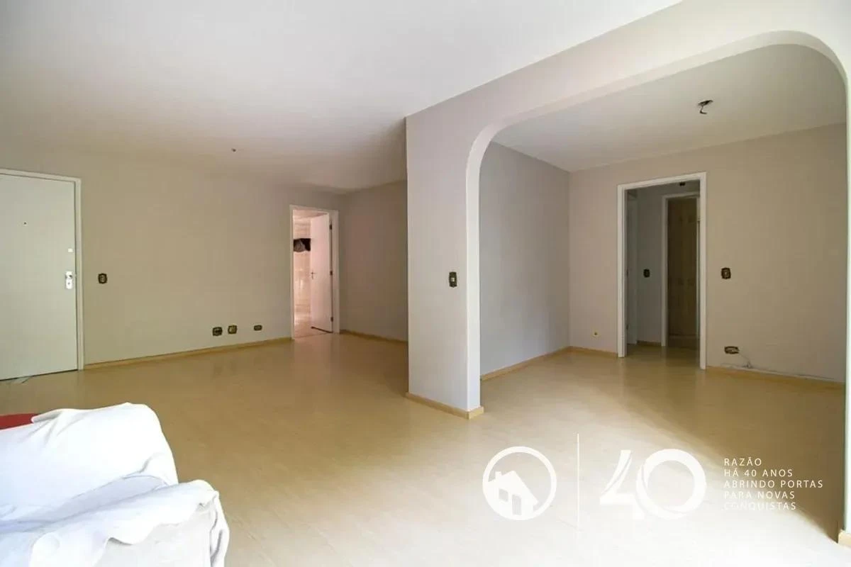 Apartment, 104 m², with wood or laminate floors — photo 17
