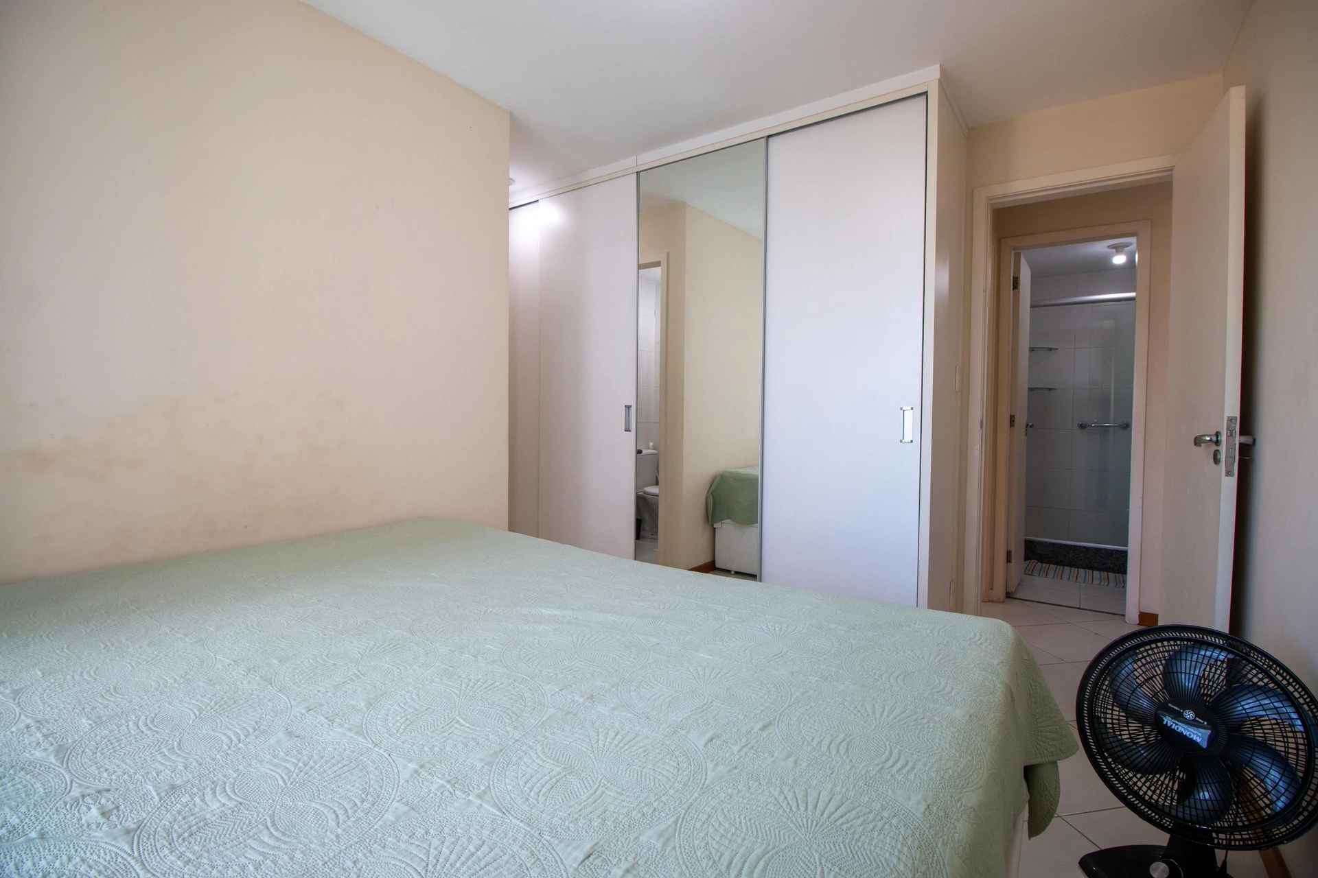 Floor-to-ceiling windows in a 2-bedroom apartment, 59 m² — photo 35