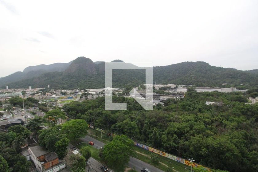 Glass-enclosed balcony in a 2-bedroom apartment, 62 m² — photo 20