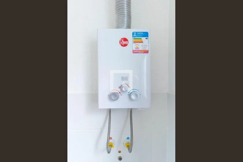 Apartamento de 46 m² com 2 quartos e cozinha fechada — photo 13