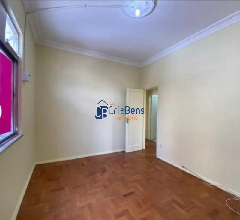Wood or laminate floors in a 2-bedroom apartment, 60 m² — photo 13