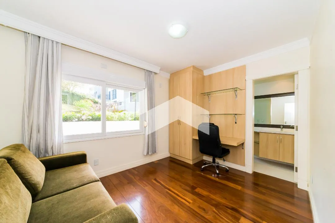 431 m² house with 4 en-suite bedrooms and 6 parking — photo 38