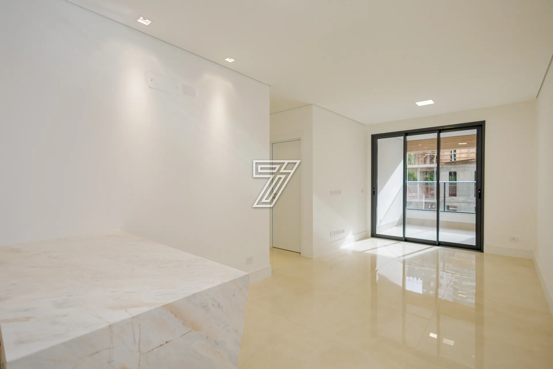2-bedroom apartment with suite, open kitchen and 2 parking — photo 11