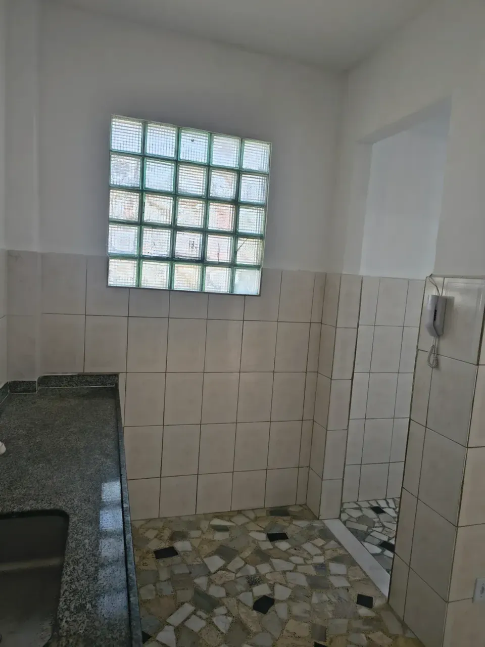 2-bedroom 2-bath apartment with 1 parking space — photo 9