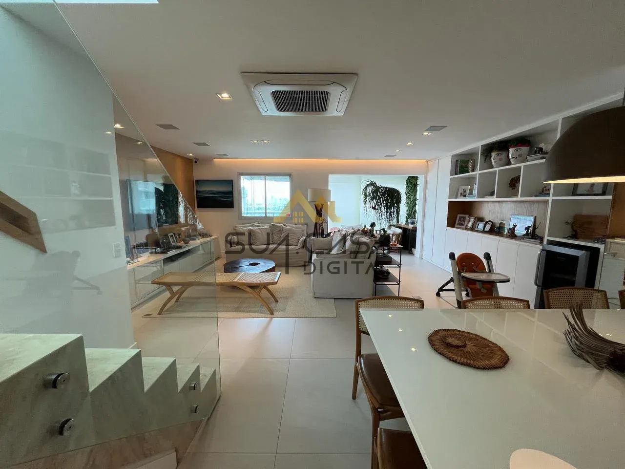Furnished 3-bedroom apartment with 4 bathrooms and terrace — photo 9