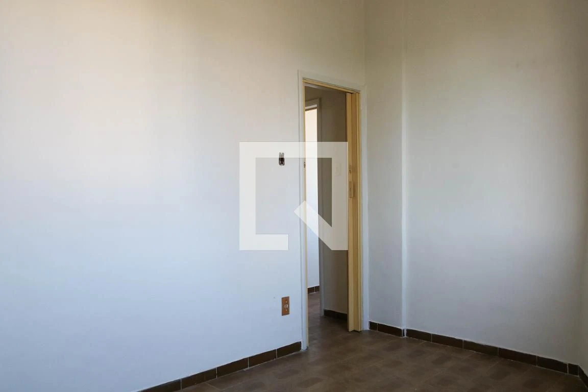 Apartamento com 2 quartos e cozinha fechada com fogão a gás — photo 31