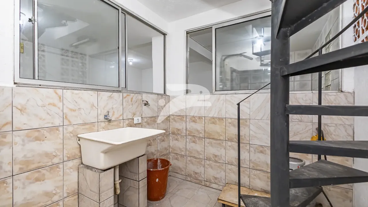 3-bedroom house with 3 bathrooms and 233 m² — photo 13