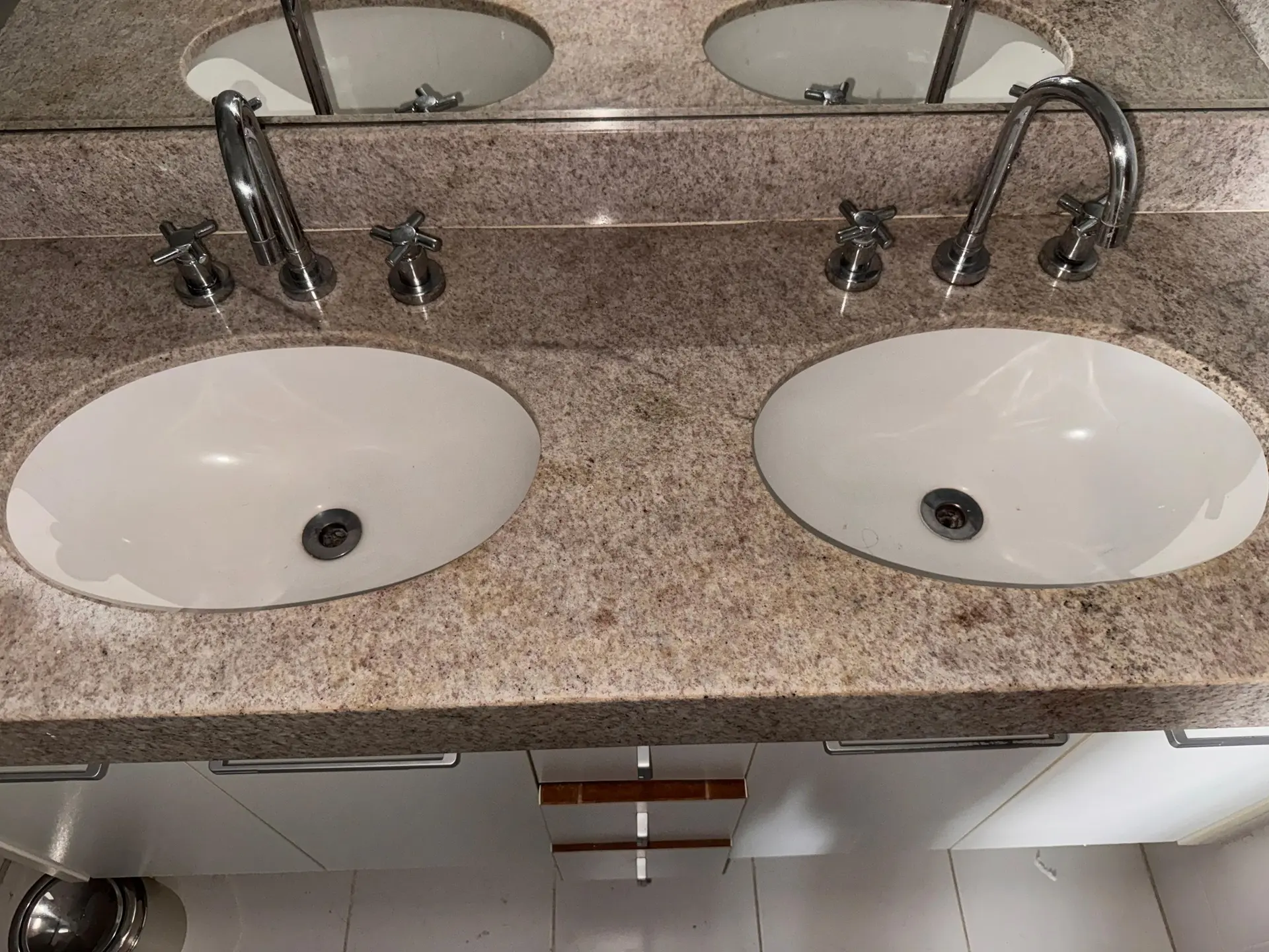 Квартира 107 м² з видом на воду та балконом із грилем — photo 54