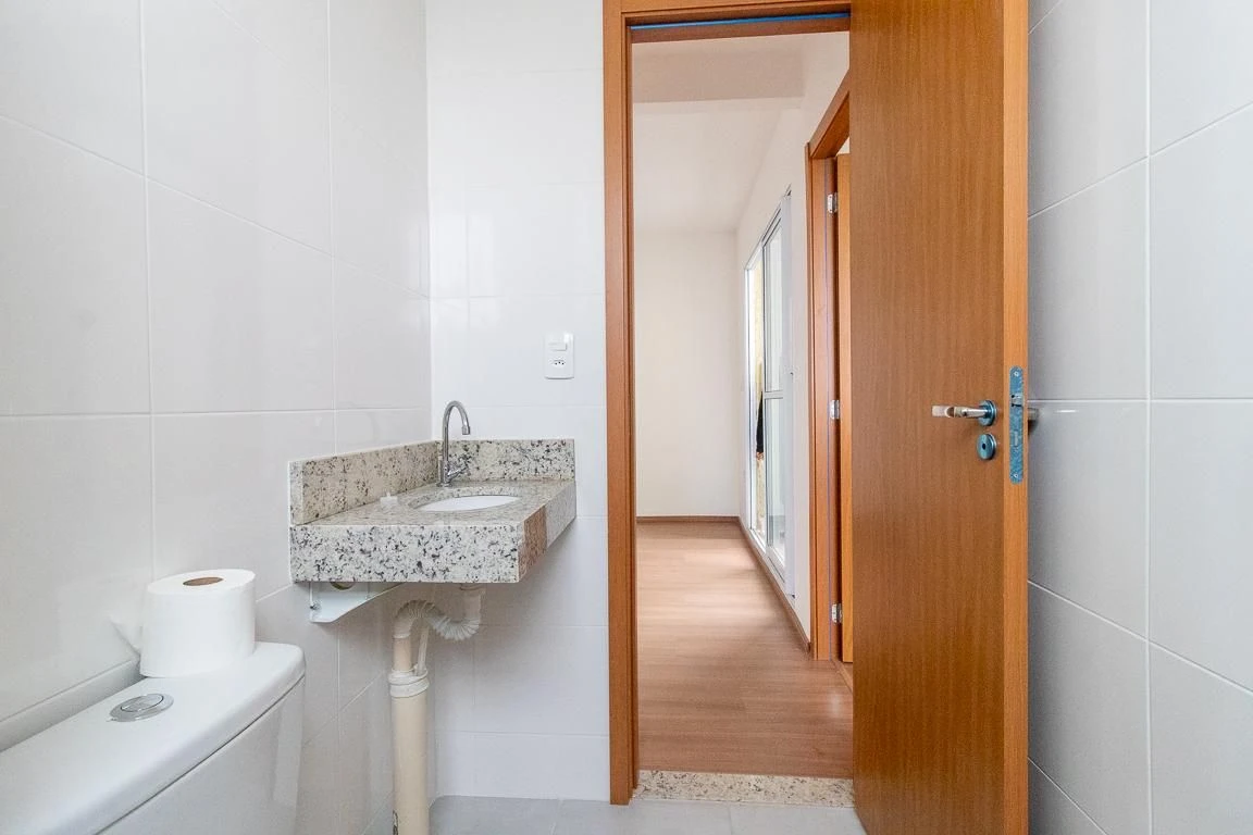 2-bedroom apartment in a building with a gym — photo 19