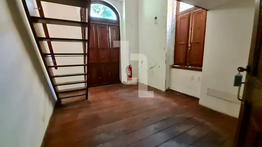 Casa sem mobília com 4 quartos e 4 banheiros — photo 19