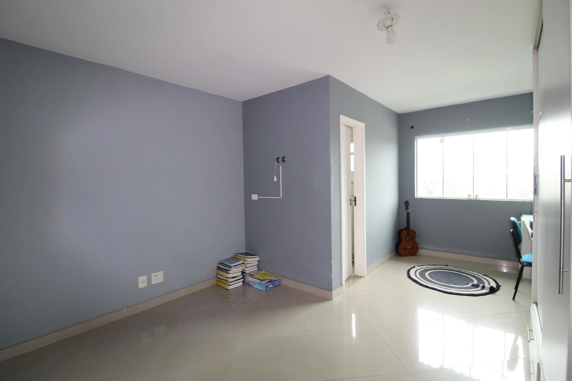 Rental apartment with 3 en-suite bedrooms and balcony — photo 37