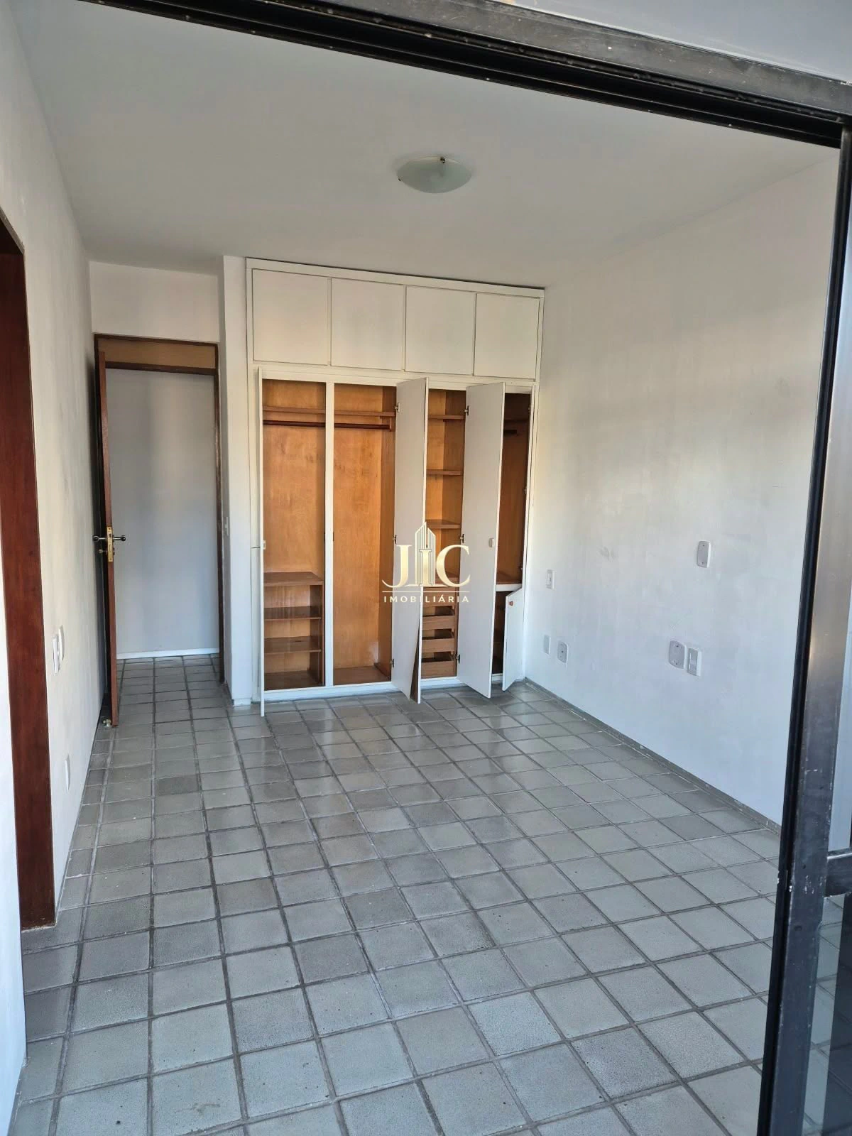 Квартира з 3 спальнями та гардеробною — photo 13