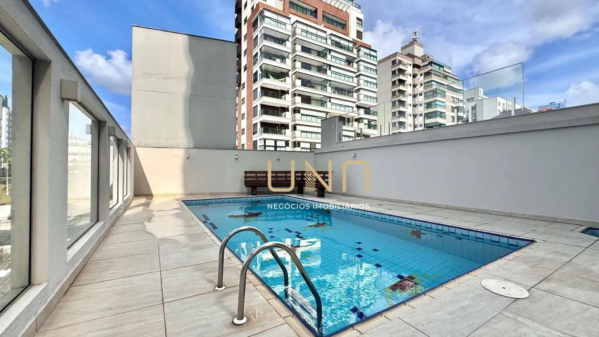 Cobertura mobiliada com 4 suítes e 5 banheiros, 415 m² — photo 36