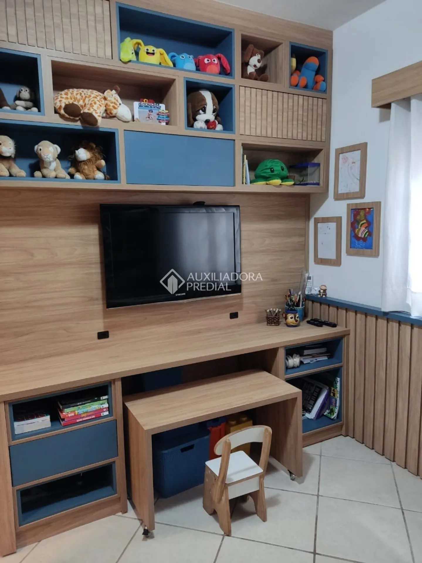 Furnished house, 295 m², with a fireplace — photo 23