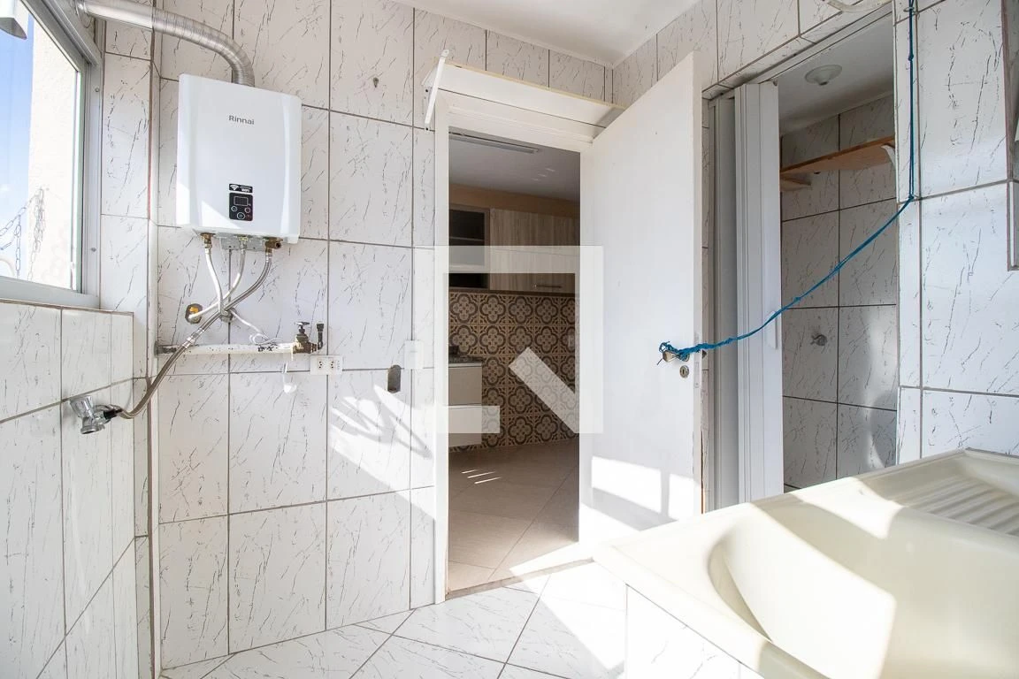 Apartamento de 3 quartos com piso de madeira ou laminado — photo 39