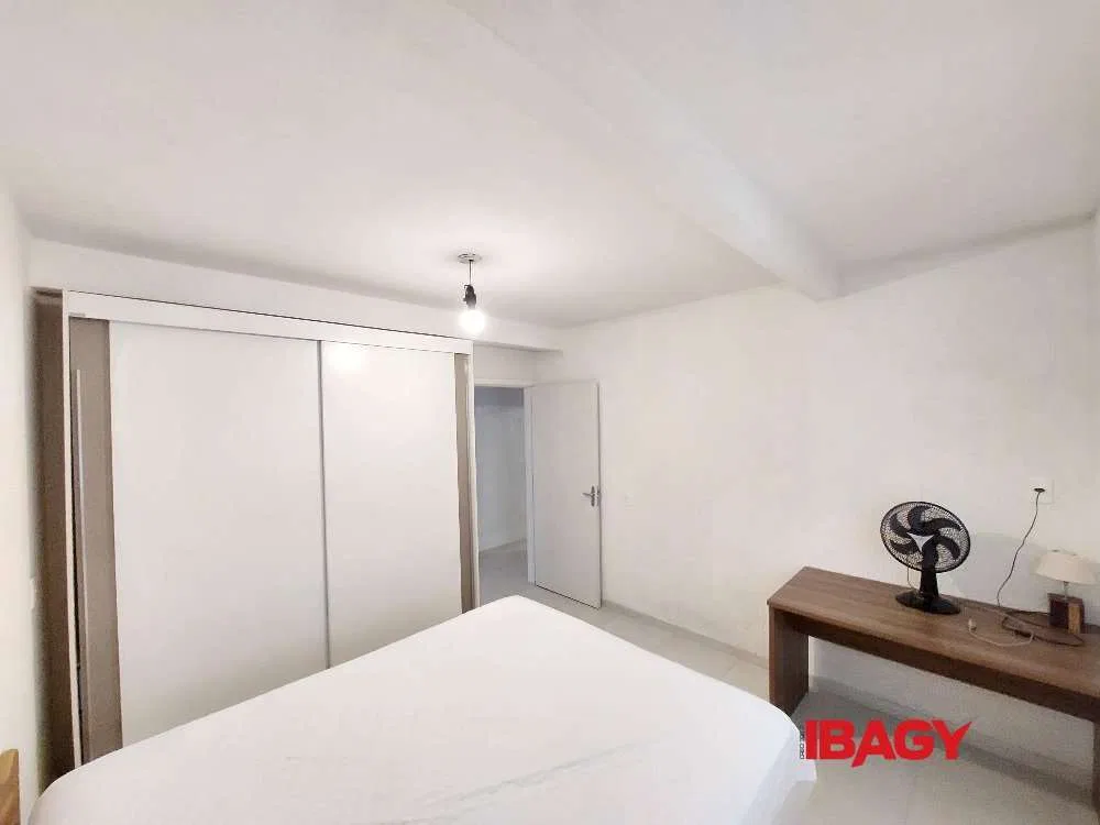 3-bedroom house with a washing machine in Florianópolis — photo 13