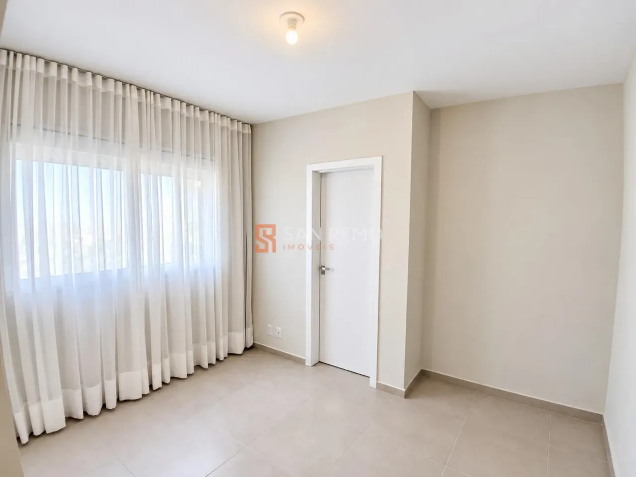 2-bedroom apartment with a washing machine — photo 15