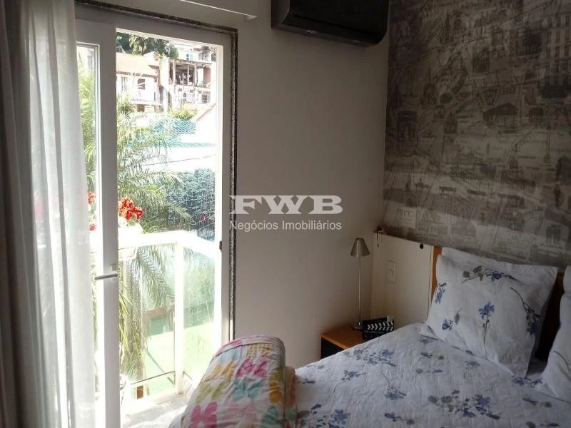 11-bedroom house with a walk-in closet in Rio de Janeiro — photo 12