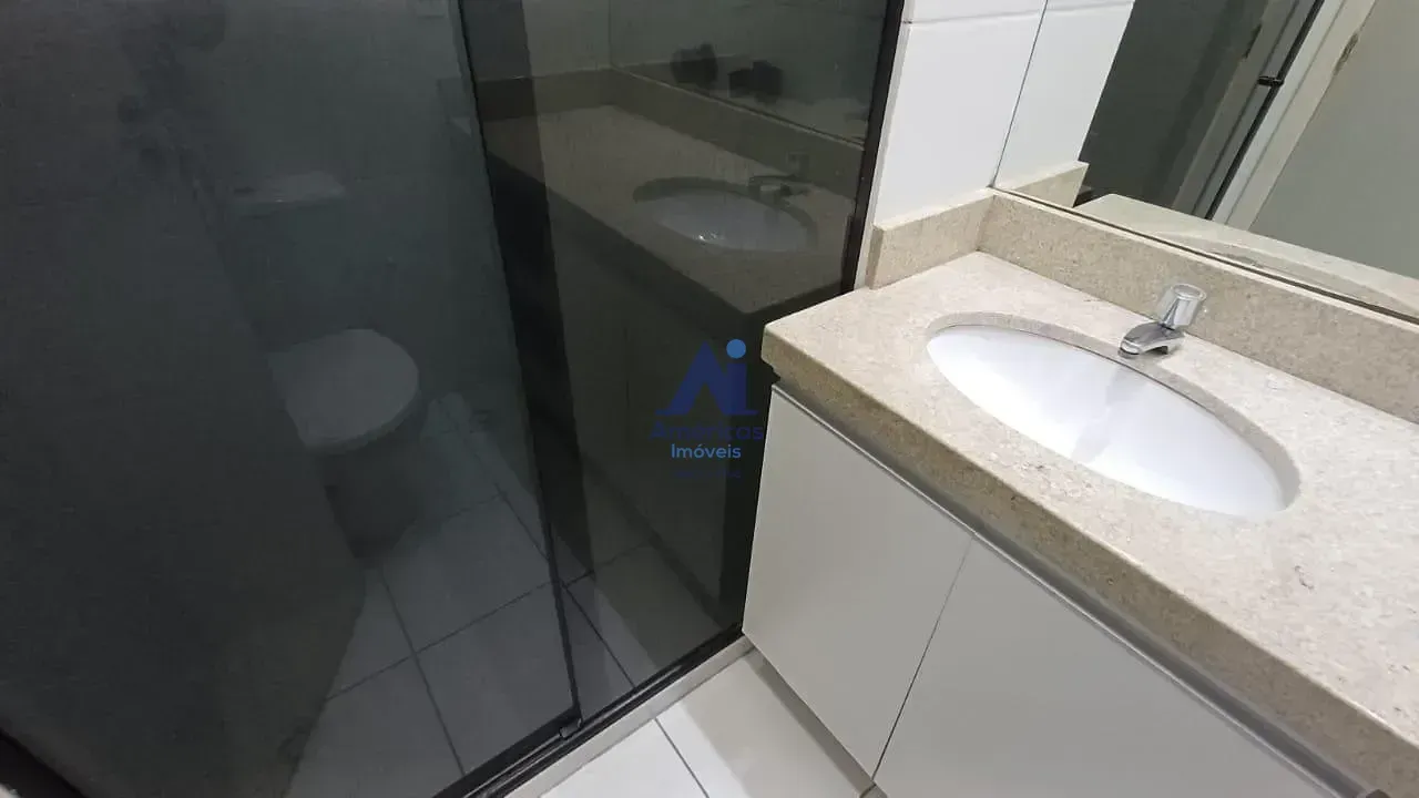 Застеклённый балкон и 3 спальни: квартира 80 м² — photo 21