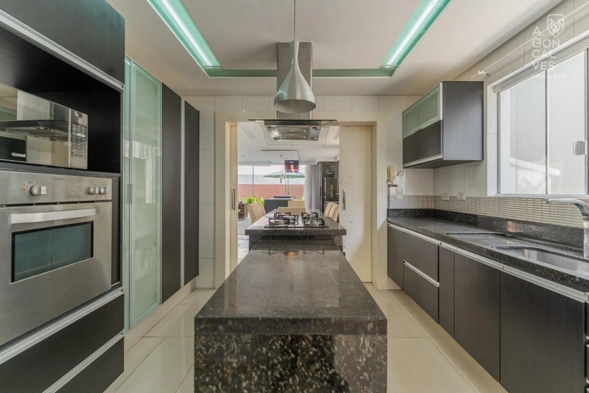Furnished house with 3 en-suite bedrooms and balconies — photo 3