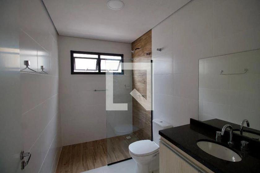3-bedroom house with floor-to-ceiling windows — photo 10
