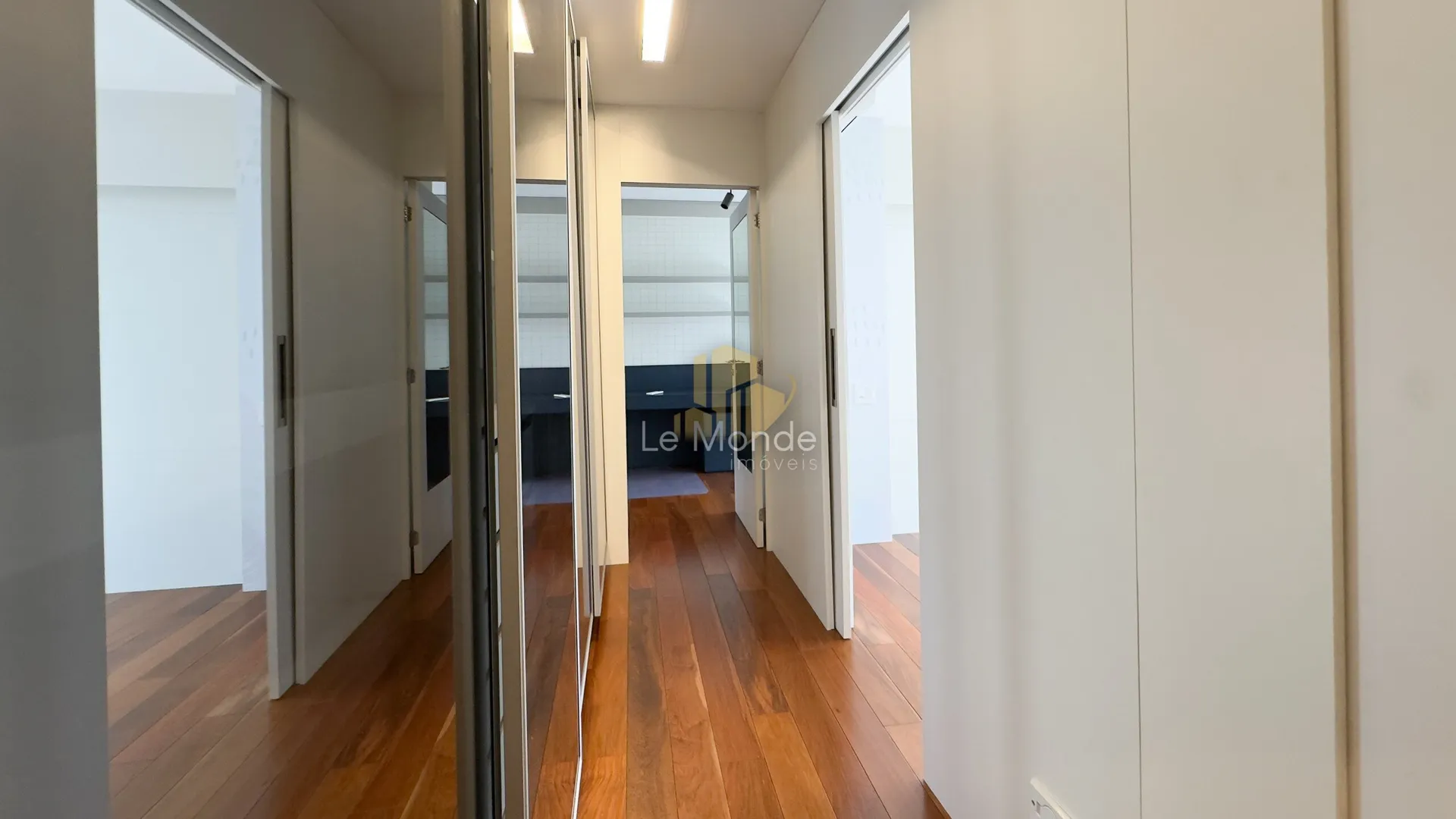 Duplex apartment with 3 bedrooms and 156 m² — photo 44