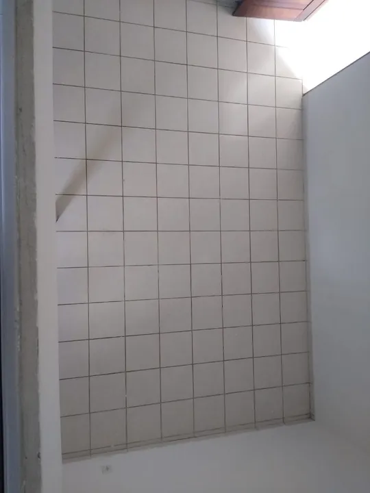 Estudio sin amueblar con calentador a gas y 1 baño — photo 4