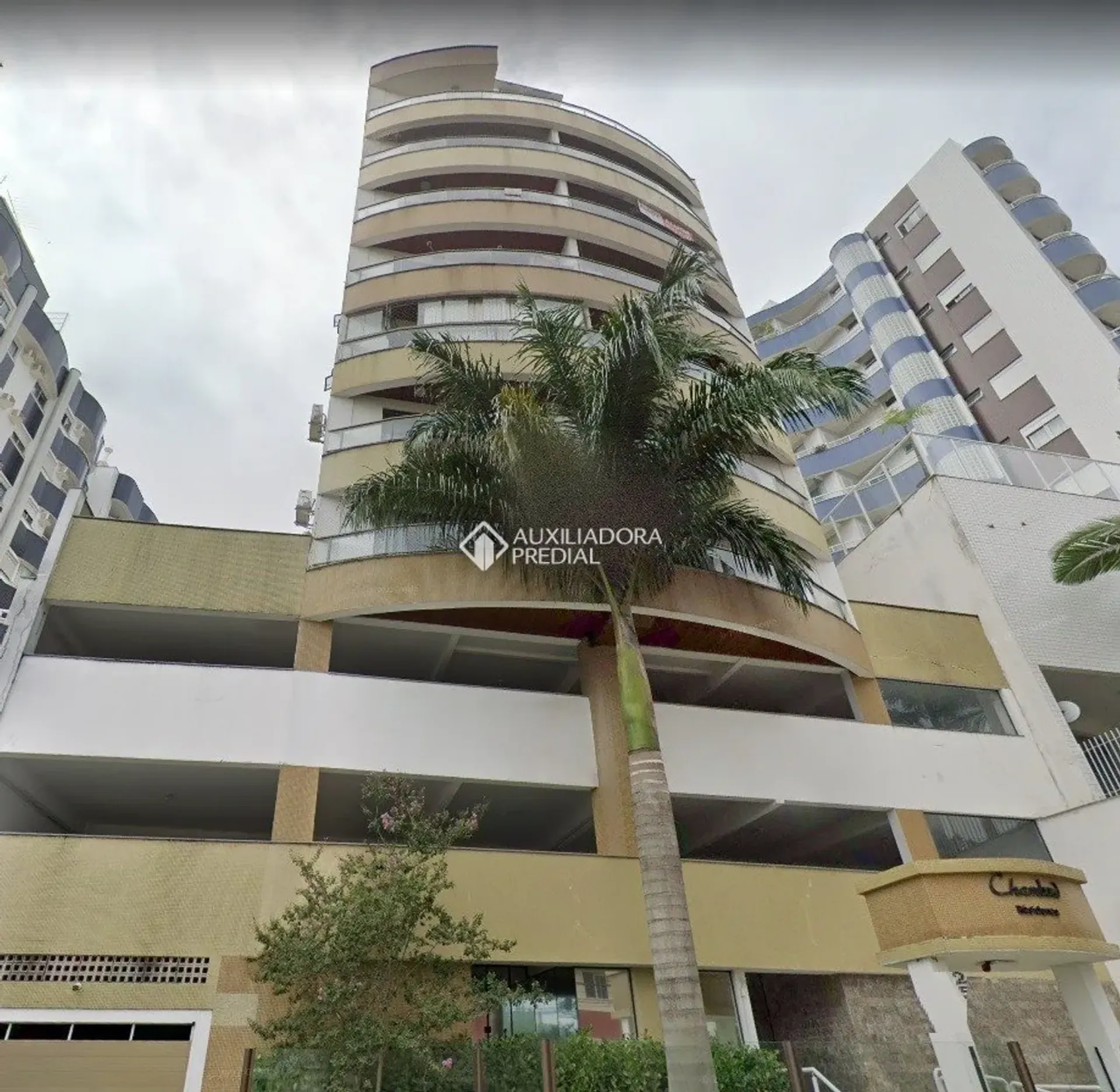 Apartamento amueblado con 3 dormitorios y jardín privado — photo 11