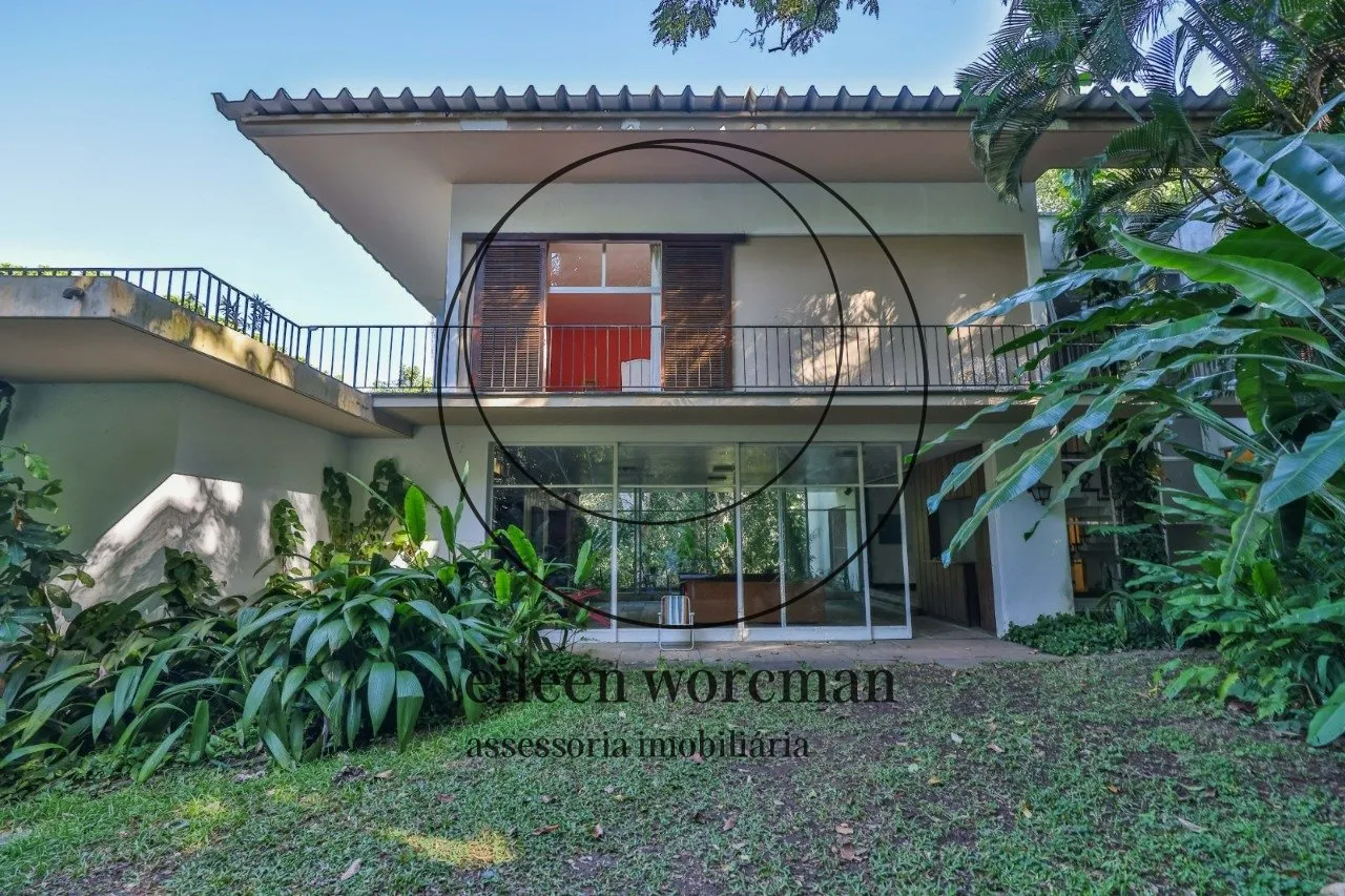 House with 5 bedrooms, 5 bathrooms and floor-to-ceiling windows — photo 12