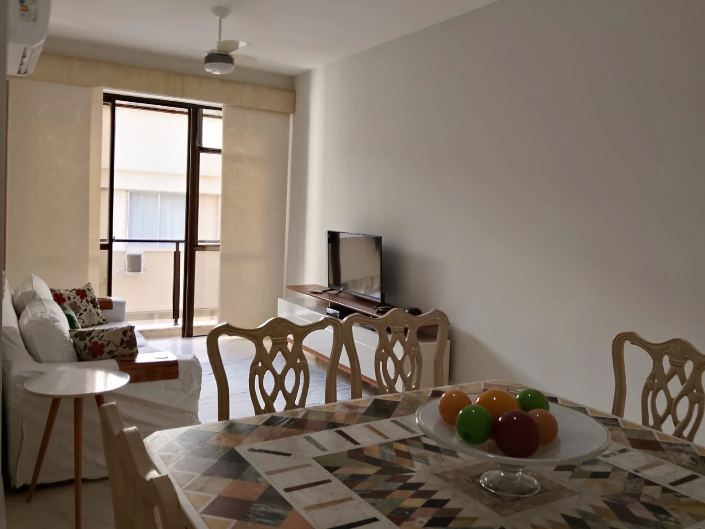Furnished 3-bedroom apartment with balcony — photo 15