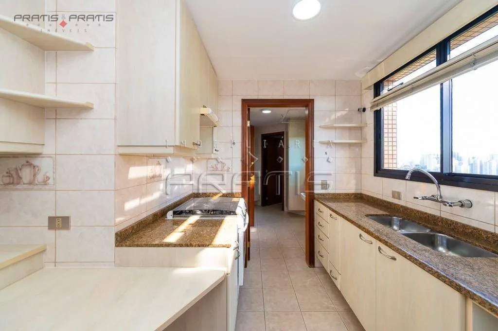 350 m² 3-bedroom apartment with a private BBQ balcony — photo 28
