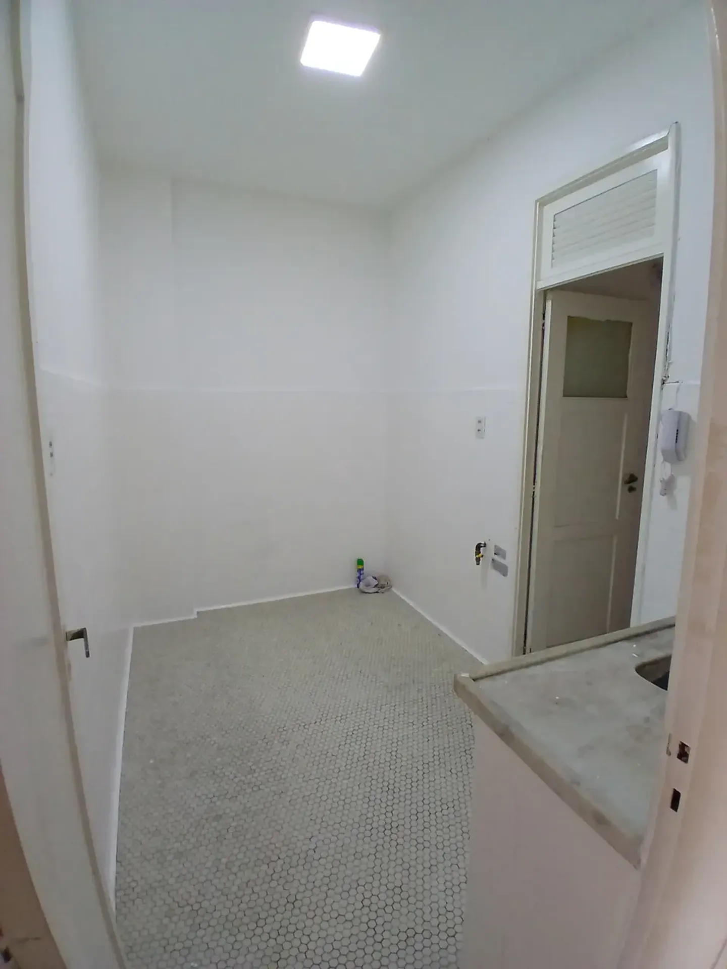 Departamento de 1 dormitorio con piso de madera o laminado — photo 9