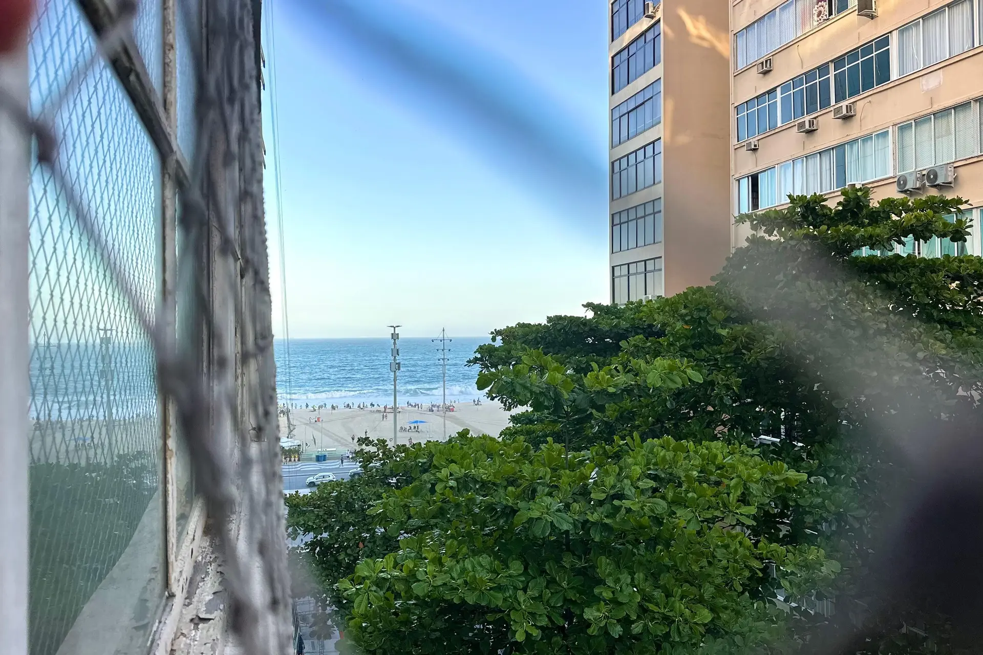 4-bedroom apartment with floor-to-ceiling windows — photo 10