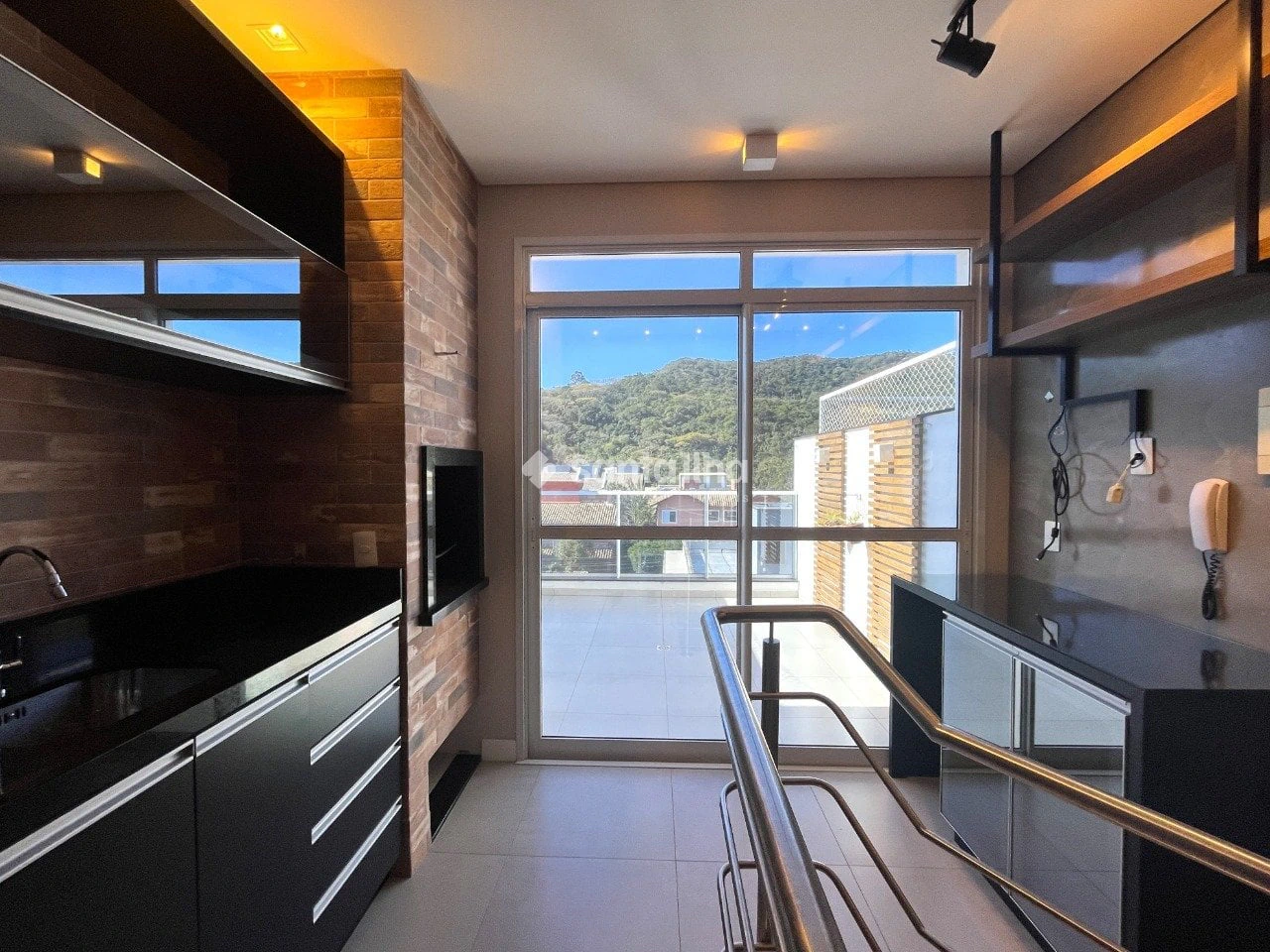 Квартира 114 м² с видом на горы и панорамными окнами — photo 7